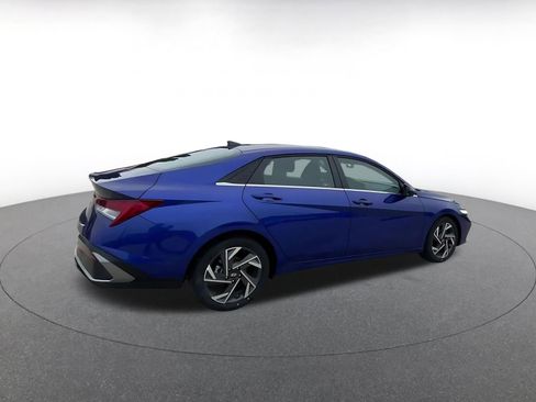 Used 2025 Hyundai Elantra SEL image 15