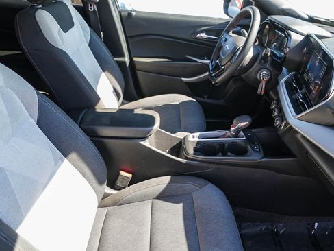 Used 2024 Chevrolet Trax RS image 15