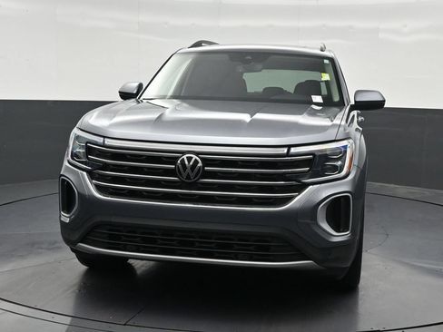 Used 2024 Volkswagen Atlas SE FWD image 8