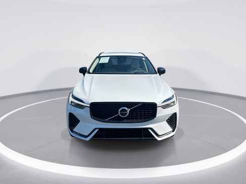 Used 2025 Volvo XC60 B5 Ultra w/ Protection Package Premier AWD/4WD image 3