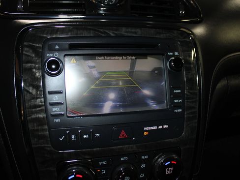 Used 2013 Buick Enclave Leather FWD image 16