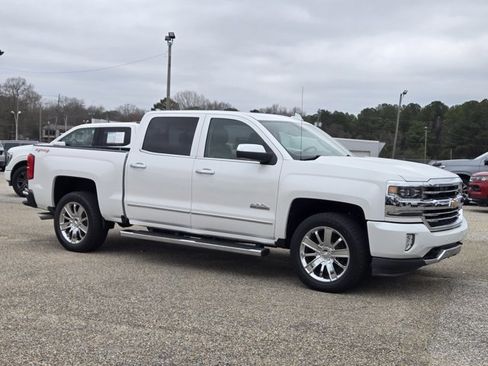 Used 2016 Chevrolet Silverado 1500 High Country w/ High Country Premium Package image 4
