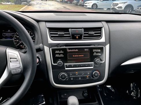 Used 2017 Nissan Altima 2.5 S w/ Power Driver Seat Package FWD image 7