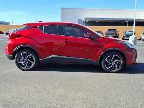 Used 2022 Toyota C-HR Limited FWD image 8