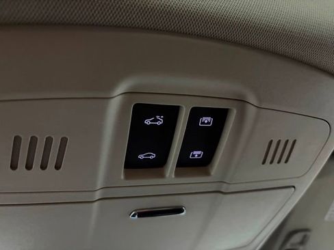 Used 2020 Buick Envision Essence FWD image 33