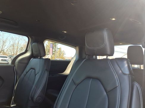 New 2026 Chrysler Pacifica Select image 8