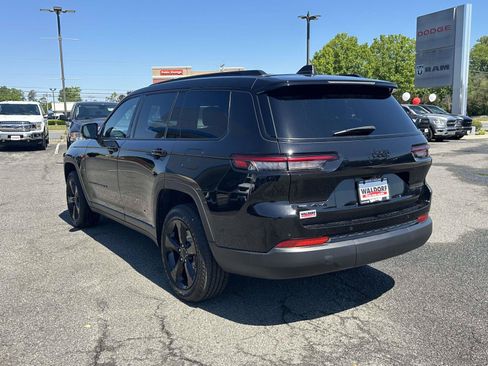 Used 2023 Jeep Grand Cherokee L Laredo AWD/4WD image 4
