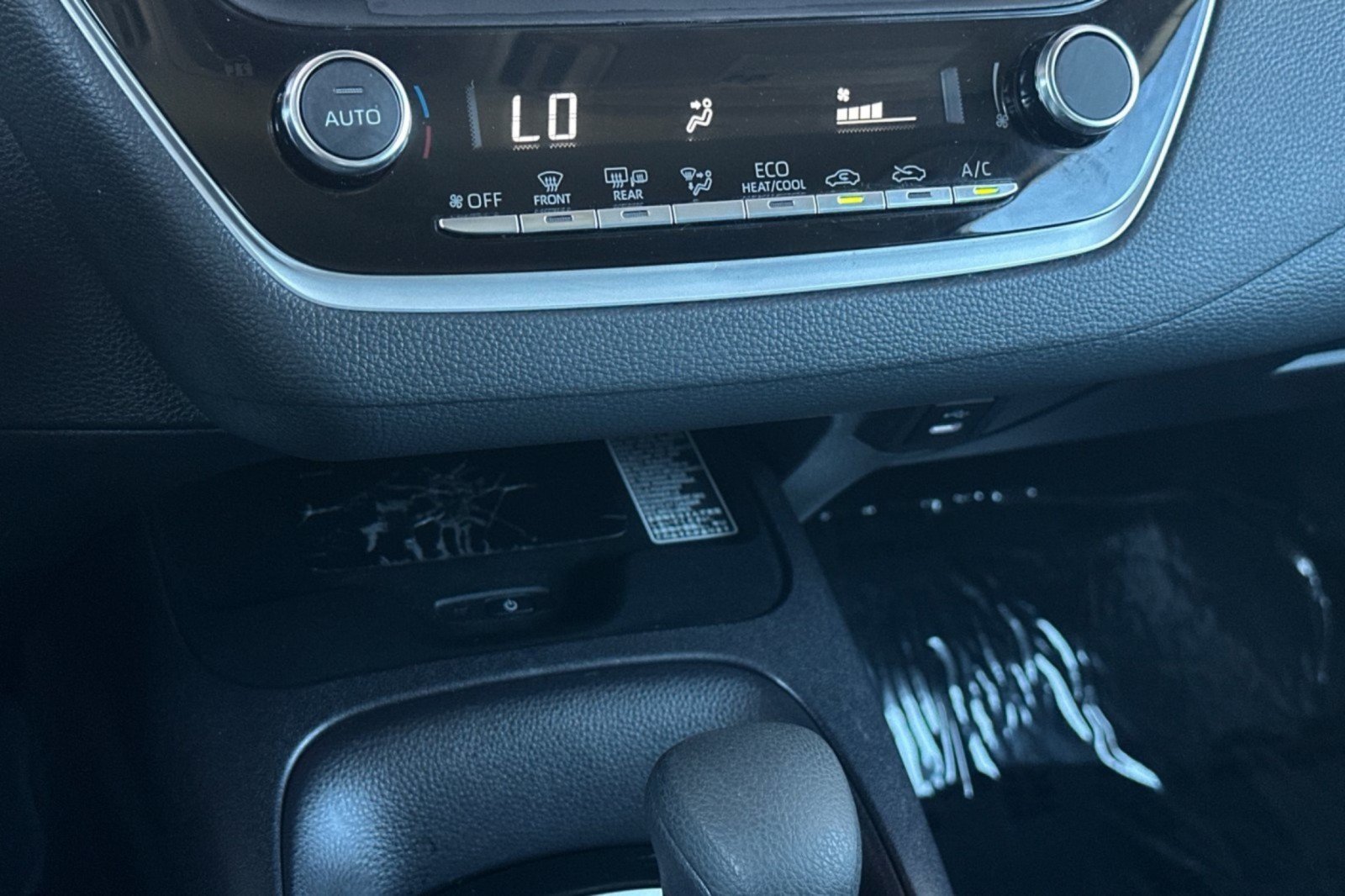 Certified 2026 Toyota Corolla LE w/ LE Premium Package FWD image 18