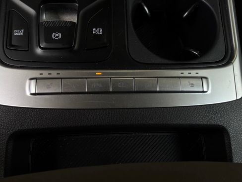 Used 2026 Kia Carnival FWD image 24