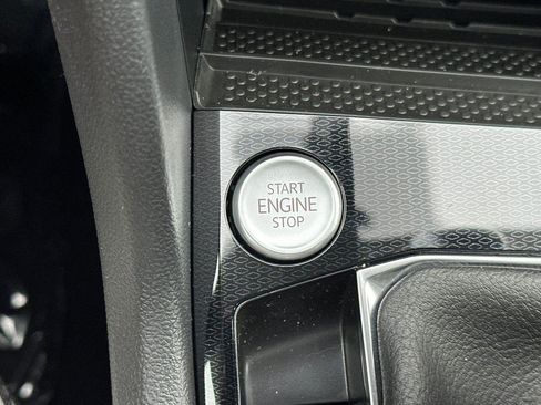 New 2026 Volkswagen Taos SE image 21