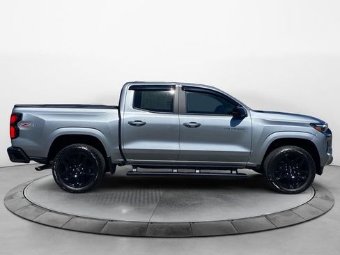 Used 2025 Chevrolet Colorado Z71 w/ Technology Package AWD/4WD image 6