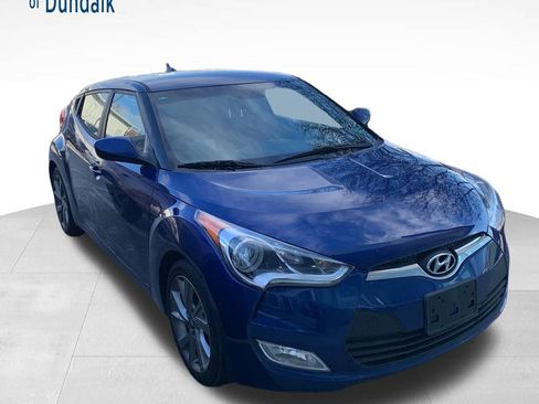 Used 2017 Hyundai Veloster image 2