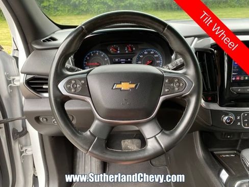 Used 2023 Chevrolet Traverse LT FWD image 20