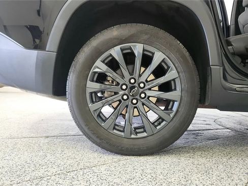 Used 2023 Chevrolet Traverse RS AWD/4WD image 13