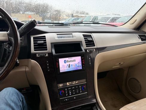 Used 2007 Cadillac Escalade EXT w/ Climate Package image 14