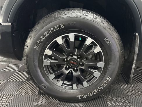 Used 2020 Nissan Titan PRO-4X w/ Pro-4x Convenience Package AWD/4WD image 37