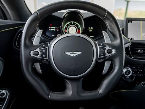 Used 2023 Aston Martin V8 Vantage Roadster image 12