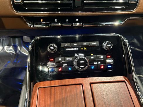 Used 2024 Lincoln Navigator Reserve w/ Equipment Group 201A AWD/4WD image 28
