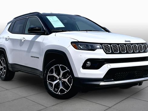 Used 2025 Jeep Compass Limited AWD/4WD image 3