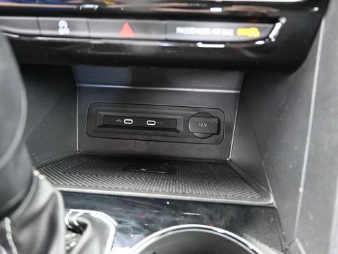 Used 2022 Volkswagen Atlas Cross Sport SE w/ Panoramic Sunroof Package image 21