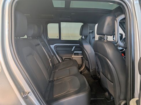 Used 2023 Land Rover Defender 110 X-Dynamic SE image 28