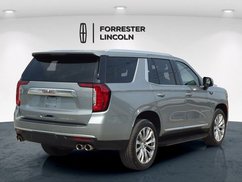 Used 2024 GMC Yukon Denali w/ Advanced Technology Package AWD/4WD image 3