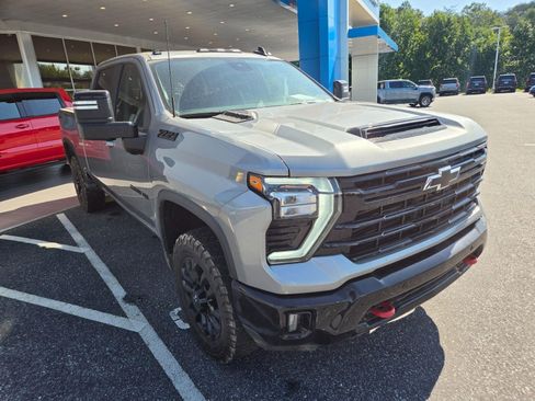 Used 2025 Chevrolet Silverado 2500 LT w/ Trail Boss Package AWD/4WD image 3