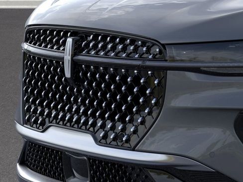 New 2025 Lincoln Nautilus Reserve image 17