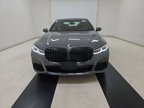 Used 2022 BMW 750i xDrive w/ Executive Package AWD/4WD image 2