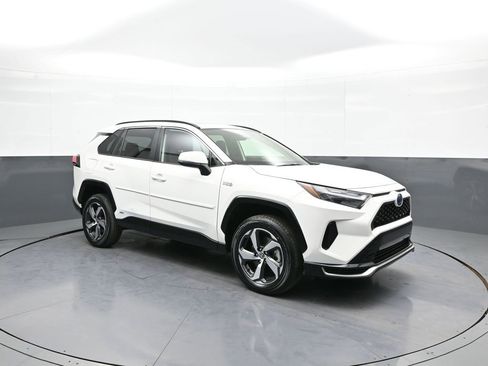 Certified 2023 Toyota RAV4 SE image 4
