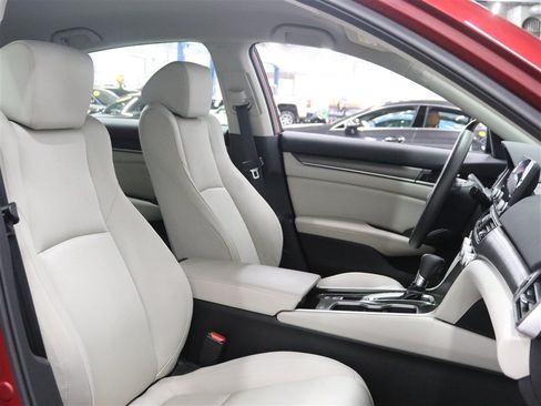 Used 2018 Honda Accord LX image 22