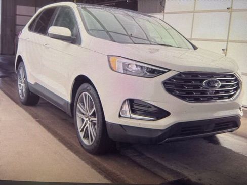 Used 2024 Ford Edge Titanium w/ Equipment Group 301A image 4