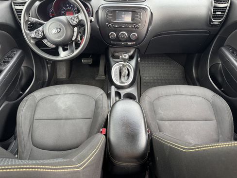 Used 2016 Kia Soul + image 20