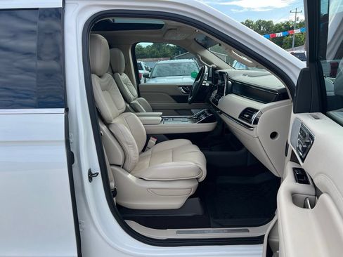 Used 2021 Lincoln Navigator Reserve AWD/4WD image 23