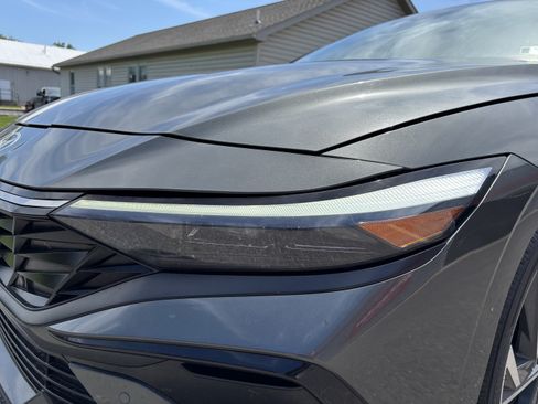Used 2024 Hyundai Elantra Limited FWD image 10