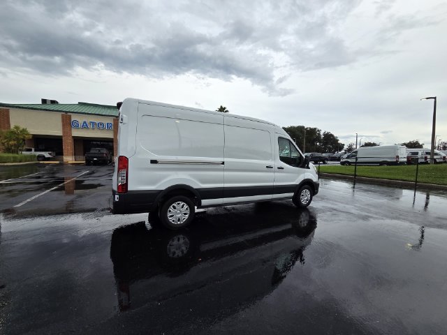 Used 2023 Ford E-Transit Medium Roof RWD image 5