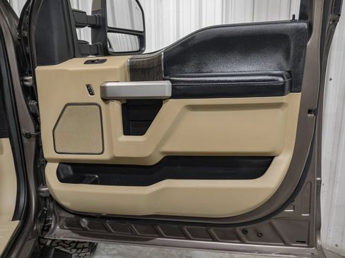Used 2020 Ford F250 Lariat w/ Lariat Value Package AWD/4WD image 44