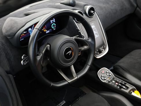 Used 2020 McLaren 600LT Spider RWD image 37