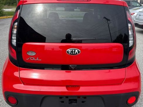 Used 2019 Kia Soul FWD image 3