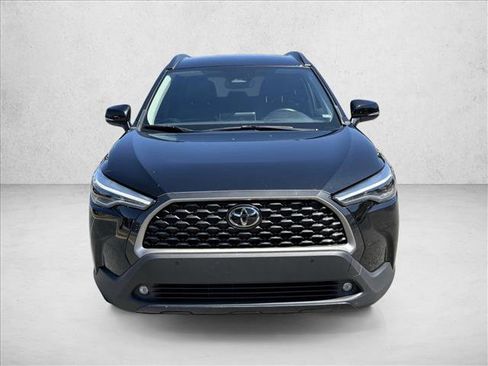 Certified 2025 Toyota Corolla Cross XLE FWD image 2