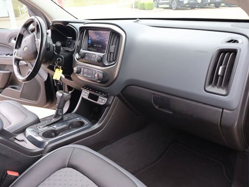 Used 2021 Chevrolet Colorado Z71 w/ Safety Package AWD/4WD image 15