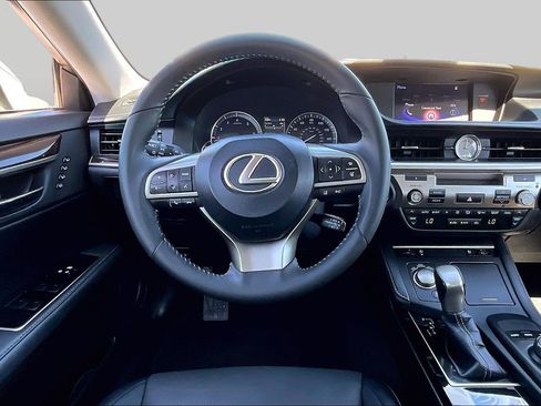 Used 2018 Lexus ES 350 w/ Premier Package FWD image 5