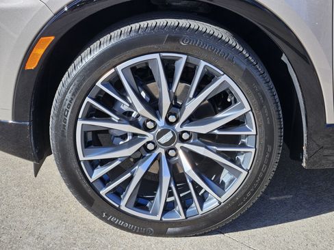 Used 2024 Cadillac XT4 Sport image 13