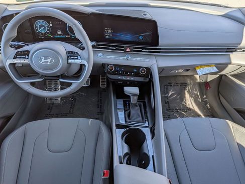 New 2025 Hyundai Elantra SEL image 26