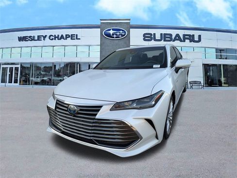 Used 2019 Toyota Avalon Limited image 8