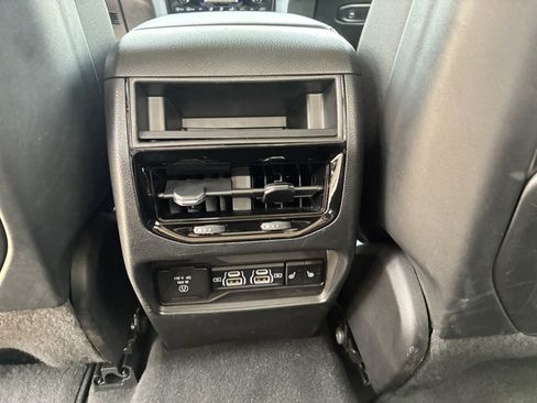Used 2023 Jeep Grand Cherokee Limited w/ Black Appearance Package AWD/4WD image 30