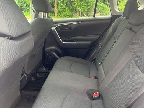 Certified 2021 Toyota RAV4 LE AWD/4WD image 8