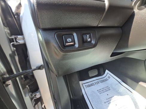 Used 2017 GMC Acadia SLT AWD/4WD image 26