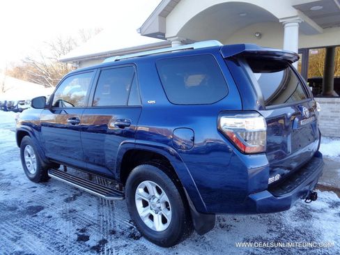 Used 2015 Toyota 4Runner SR5 image 4
