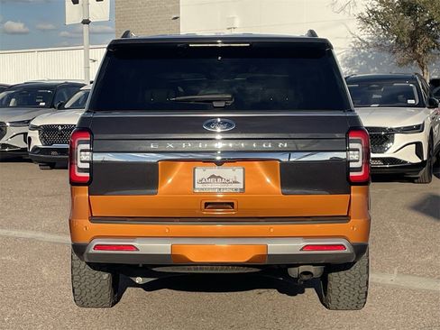 Used 2024 Ford Expedition Limited image 4